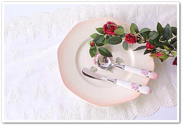 マニー ローズ陶器 陶器ハンドル バターナイフ【マニーと薔薇の